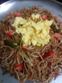 चाऊमीन (Chowmein recipe in hindi) रेसिपी मुख्य फोटो