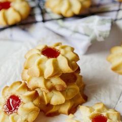 A picture of Cherry Cookies.