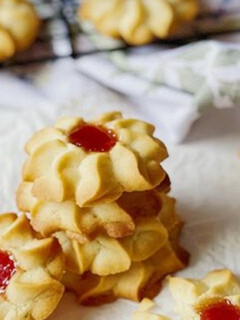 A picture of Cherry Cookies.