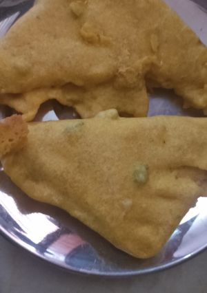 A picture of Bread pakoda.