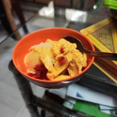 A picture of Mango Ice-Cream.