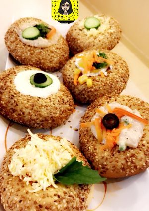 صورة لوصفة فطاير تركيه بالسمسم🤤