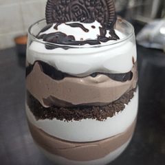A picture of Oreo chocolate mousse.