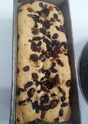 A picture of Light fruit cake.