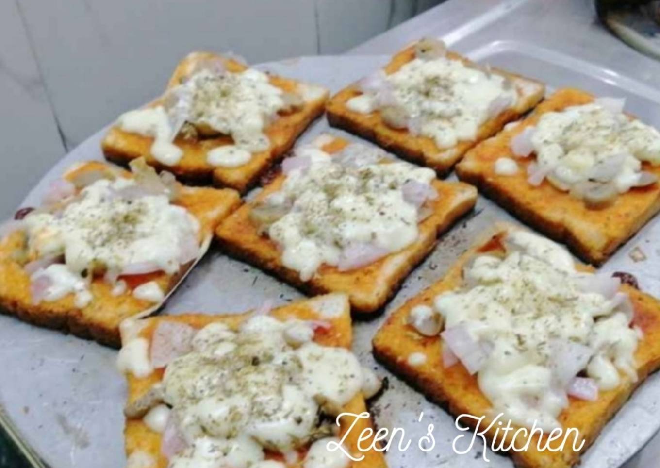 Tawa Mushroom Bread Pizzas