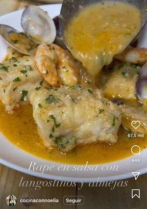 Una foto de Rape en Salsa con almejas y langostinos