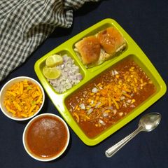 Misal pav A picture of Misal pav.