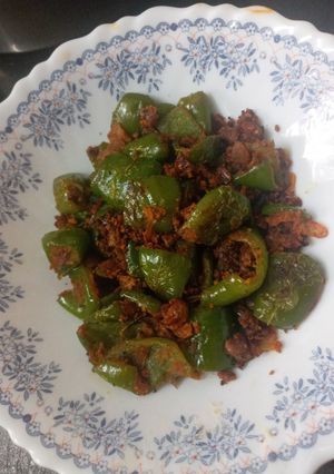 A picture of Capsicum besan bhaji.