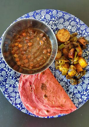 A picture of Mixed veg with beetroot flatbread.