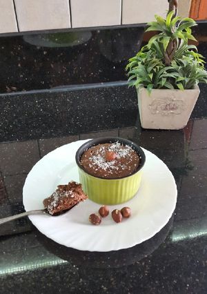 صورة لوصفة كيكة بالشوكولا والبندق للريجيم بدون طحين