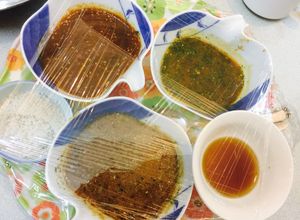 Hình của món Bốn loại nước chấm vịt, bò nướng.