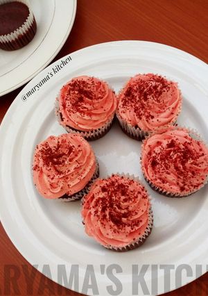 A picture of Red velvet cupcakes II.