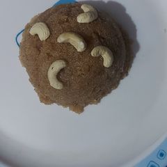 A picture of Suji ka Halwa with Dry Fruits.