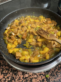 Una foto de Seitán agridulce con piña: receta vegana al estilo chino (receta sacada de internet)