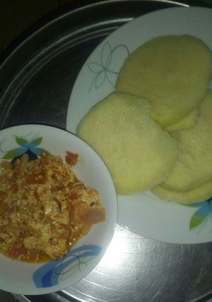 A picture of Yam and egg sauce.
