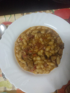 Una foto de Guiso de judías blancas con costillas
