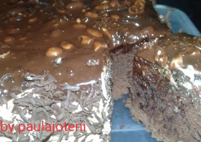 Brownis coklat  kacang  lumer