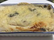 Una foto de tortillas de trigo rellena pollo