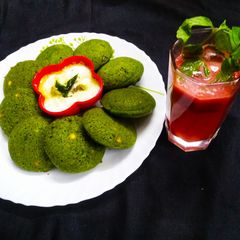 A picture of Spinach Idli.