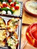 Aperitivos rápidos: Provolone con ibérico, Tostas de mantequilla con ajo & Mini brochetas vegetales