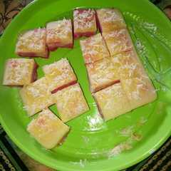 A picture of Bolu kukus gradasi simple (no mixer, no oven, no timbangan).