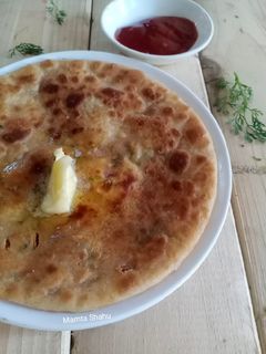 चीज़ गार्लिक पराठा(Cheese garlic paratha recipe in hindi) रेसिपी मुख्य फोटो
