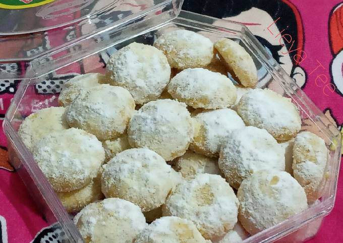 Kue putri salju (M Press Tupperware - bentuk pipih)