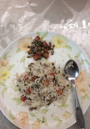 A picture of Boiled rice with sprouts chat.