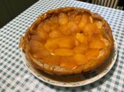 Une photo de pomme tarte tatin