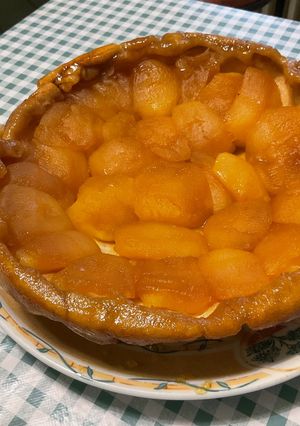 Une photo de Tarte aux pommes façon tatin au sirop et beurre d’érable