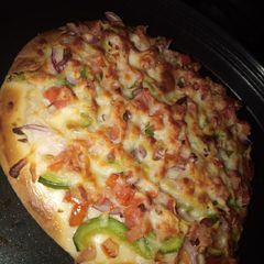 A picture of Veg pizza.