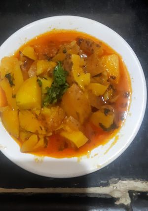 ટ્રેડિશનલ બટાકા નું શાક (Traditional Bataka Shak Recipe In Gujarati) રેસીપી મુખ્ય ફોટો