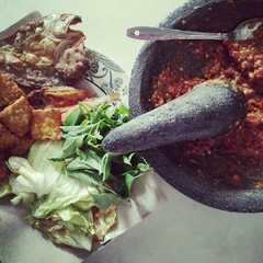 Sambal penyet lamongan রেসিপির প্রধান ছবি