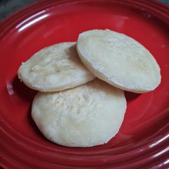A picture of Gluten-free English Muffins.
