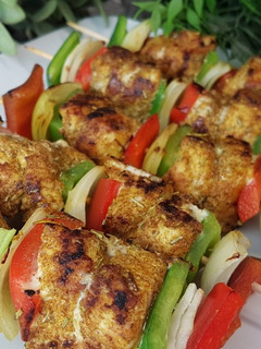 Una foto de Brochetas de pollo al curry