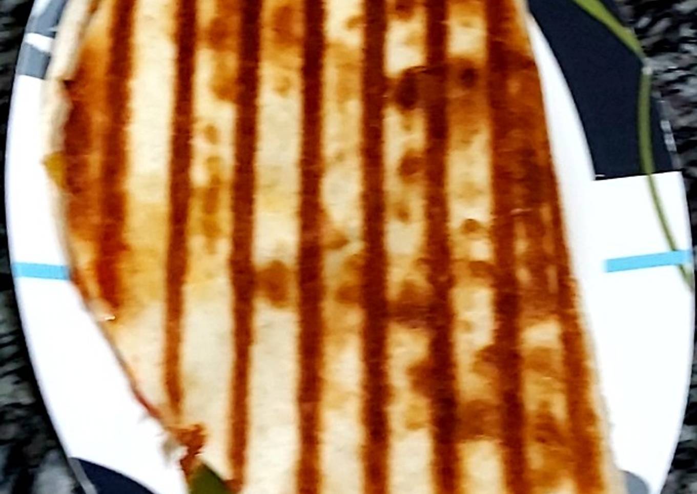 Pizza quesadilla