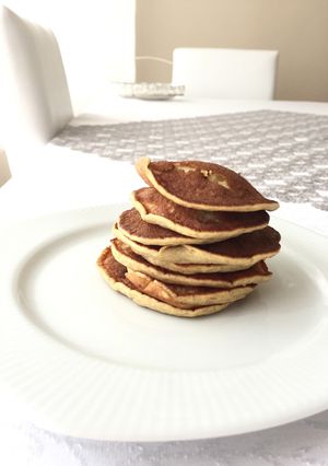 A picture of 2 ingredients pancake.