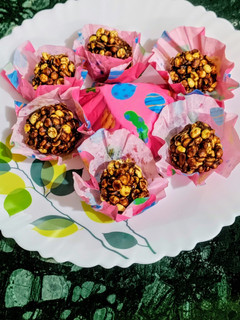 A picture of Roasted Gram (Chana daal) Ladoo.