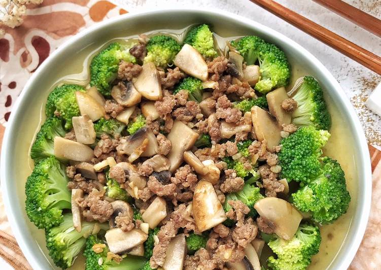Brokoli saus jamur-daging giling