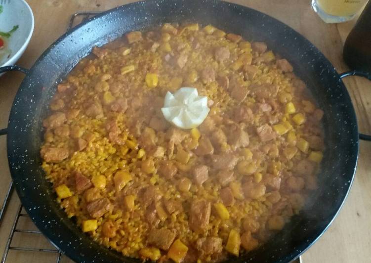 Arroz a banda con caldo de caldero