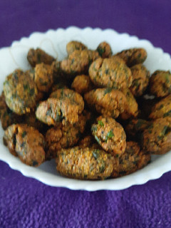 મેથી ના તળેલા મુઠિયા (Methi Fried Muthia Recipe In Gujarati) રેસીપી મુખ્ય ફોટો