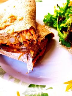 Φωτογραφία της συνταγής Χορτοφαγικό wrap (πίτα) με μπιφτέκι λαχανικών και σως ταχίνι!!