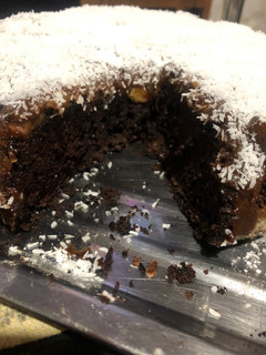 Una foto de Torta postre de chocolate y banana