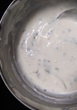 A picture of Ranch Dressing.