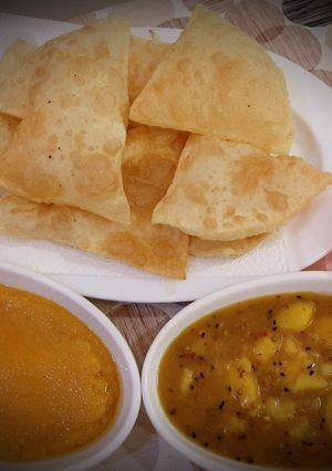 A picture of Halwa Poori.