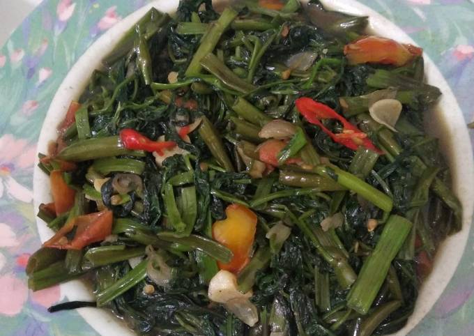 Mudah Banget Membuat Resep Tumis kangkung terasi