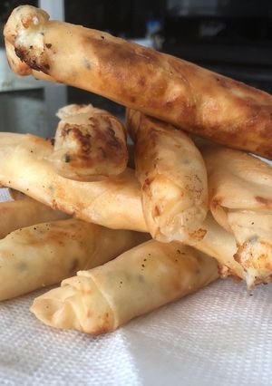 A picture of Turkish borek.