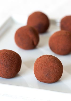 Una foto de Trufas veganas de Pasto de trigo y Cacao