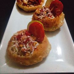 A picture of Tri-ratna Rajkachori.