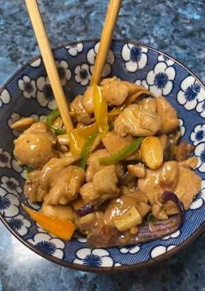 Una foto de Pollo con almendras estilo chino